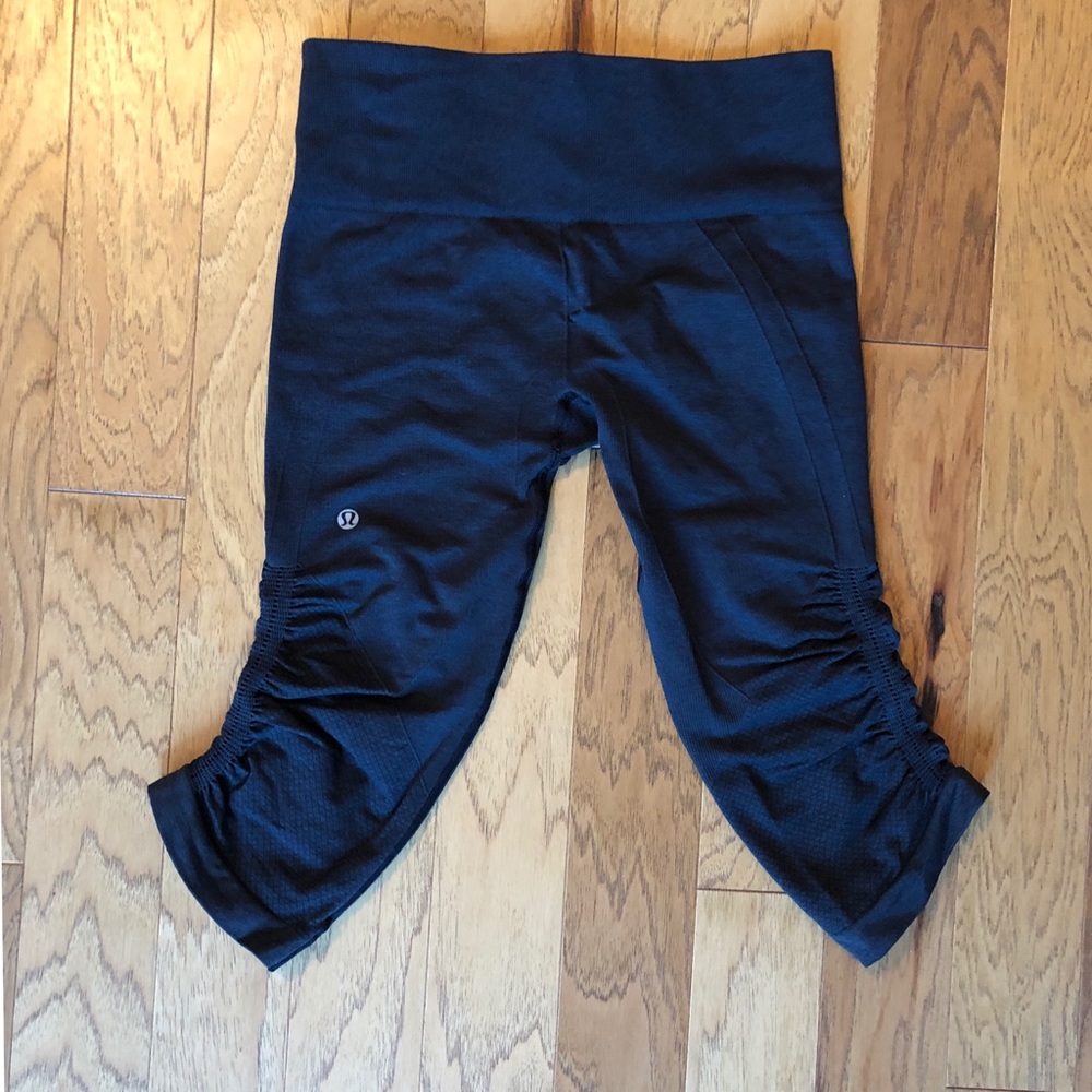 Lululemon crop legging size 4